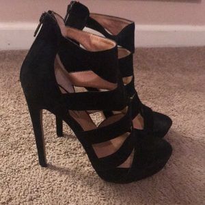 Steve Madden black sued heels